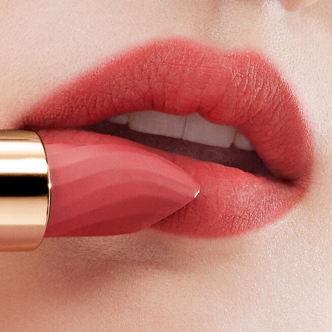 L’ABSOLU ROUGE INTIMATTE