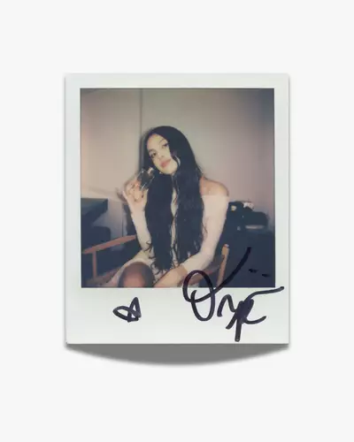 Olivia Rodrigo Kampagnen-Visuell fur Idole