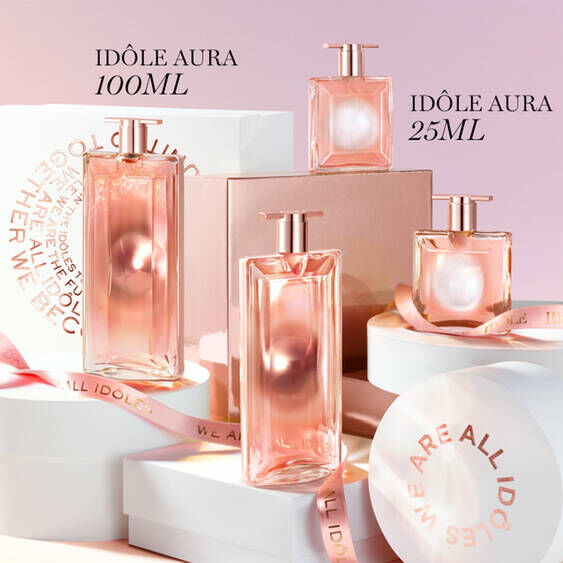 Idole Aura Eau de Parfum Flacons angerichtet
