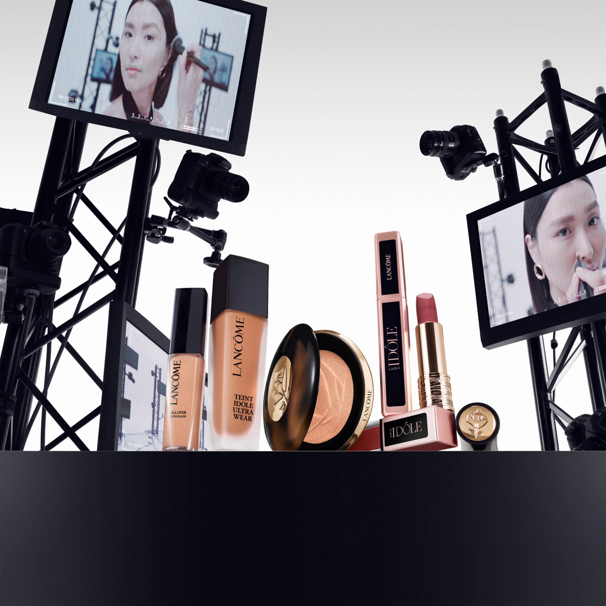 TEINT IDOLE ULTRA WEAR C.E SKIN TRANSFORMING HIGHLIGHTER