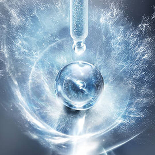 Pipette mit Tropfen