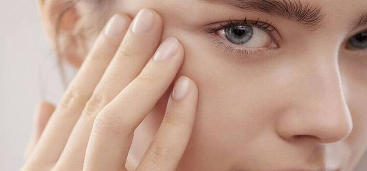 Lancome Model ohne Augenringe