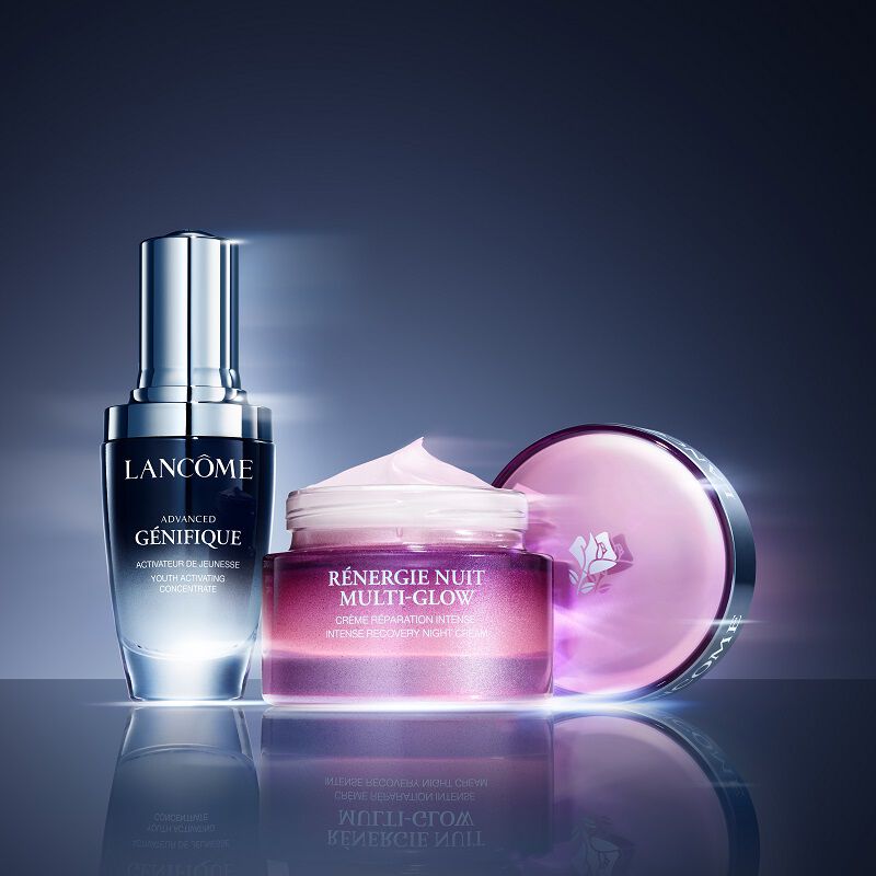Lancome Genifique Serum, Renergie Nuit Multi-Glow Nachtcreme und ein Kompaktpuder/Foundation.