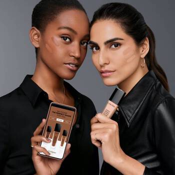 Zwei Frauen mit Lancome teint ultra foundation