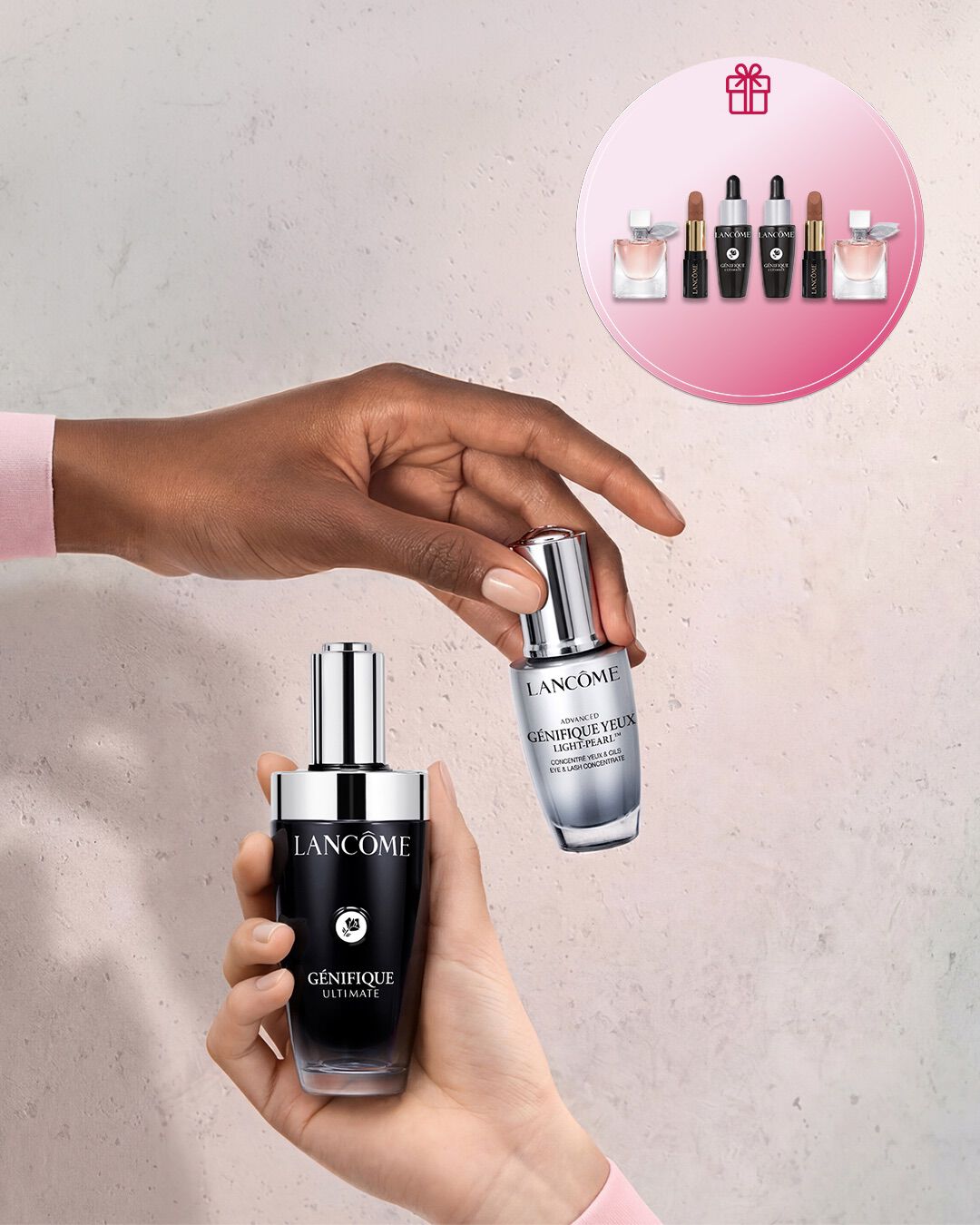 Hande halten Lancome Genifique Seren neben einem Geschenk-Symbol mit einem Aktions-Set auf der rechten Seite.