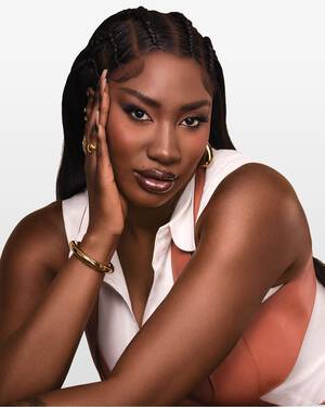Aya Nakamura Schonheits Visual fur Lancome