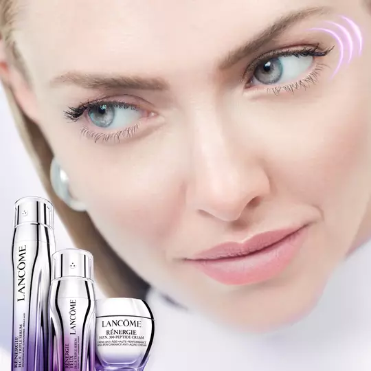 Frau Portrait, Genifique Serum vor dem Gesicht