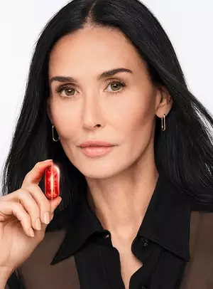 Demi Moore Symbolbild fur Absolue Longevity MD Lancome